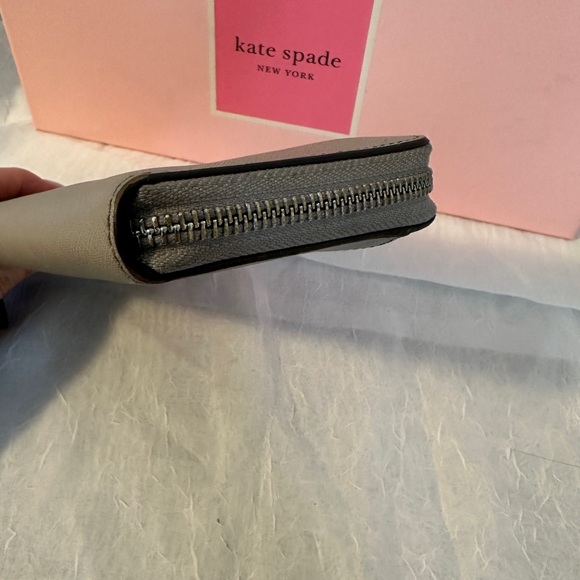 Kate Spade Cameron Continental Zip Around Light Gray Walket - Picture 5 of 7